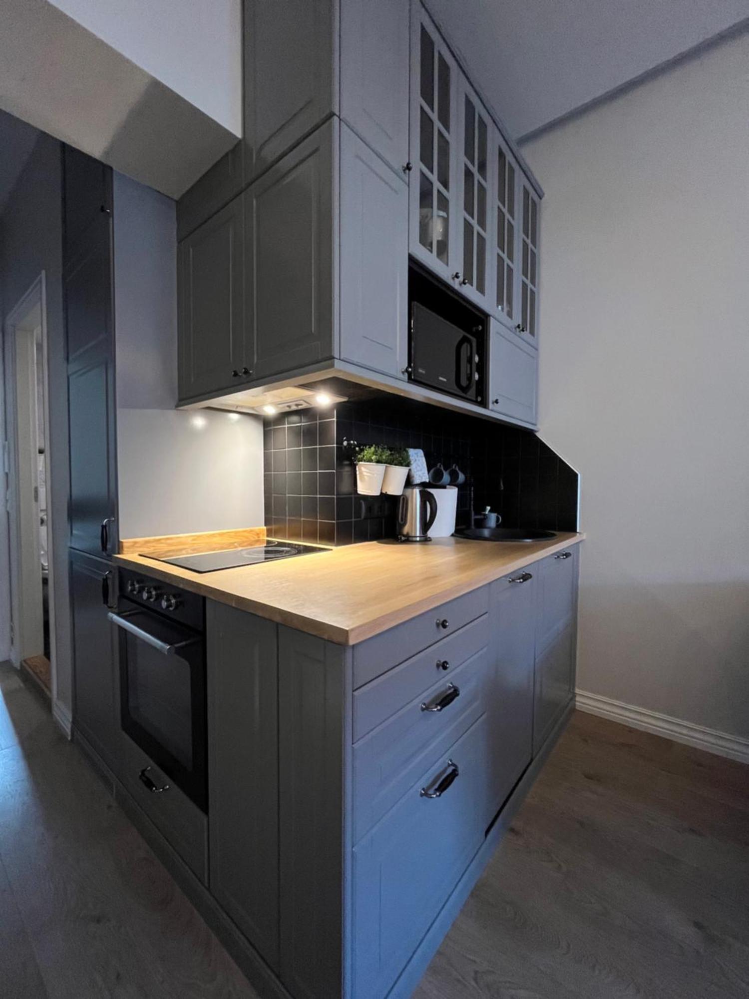 Old Town Apartment - Self Check In Voru Bagian luar foto