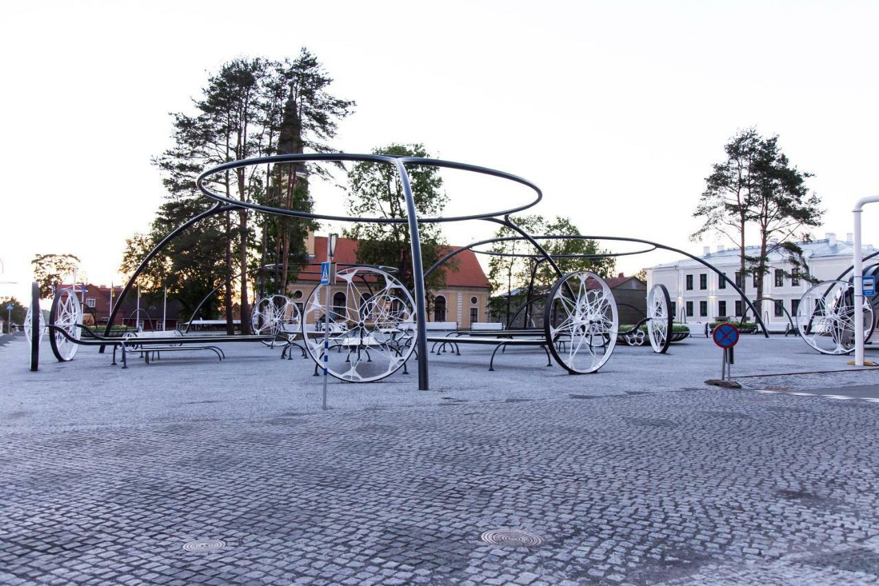 Old Town Apartment - Self Check In Voru Bagian luar foto