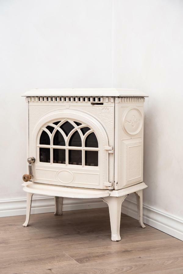 Old Town Apartment - Self Check In Voru Bagian luar foto